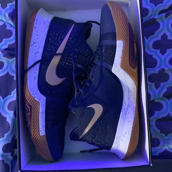 Nike Shoes They Only Have Been Worn 2xs They Are A Size 1 Kyries